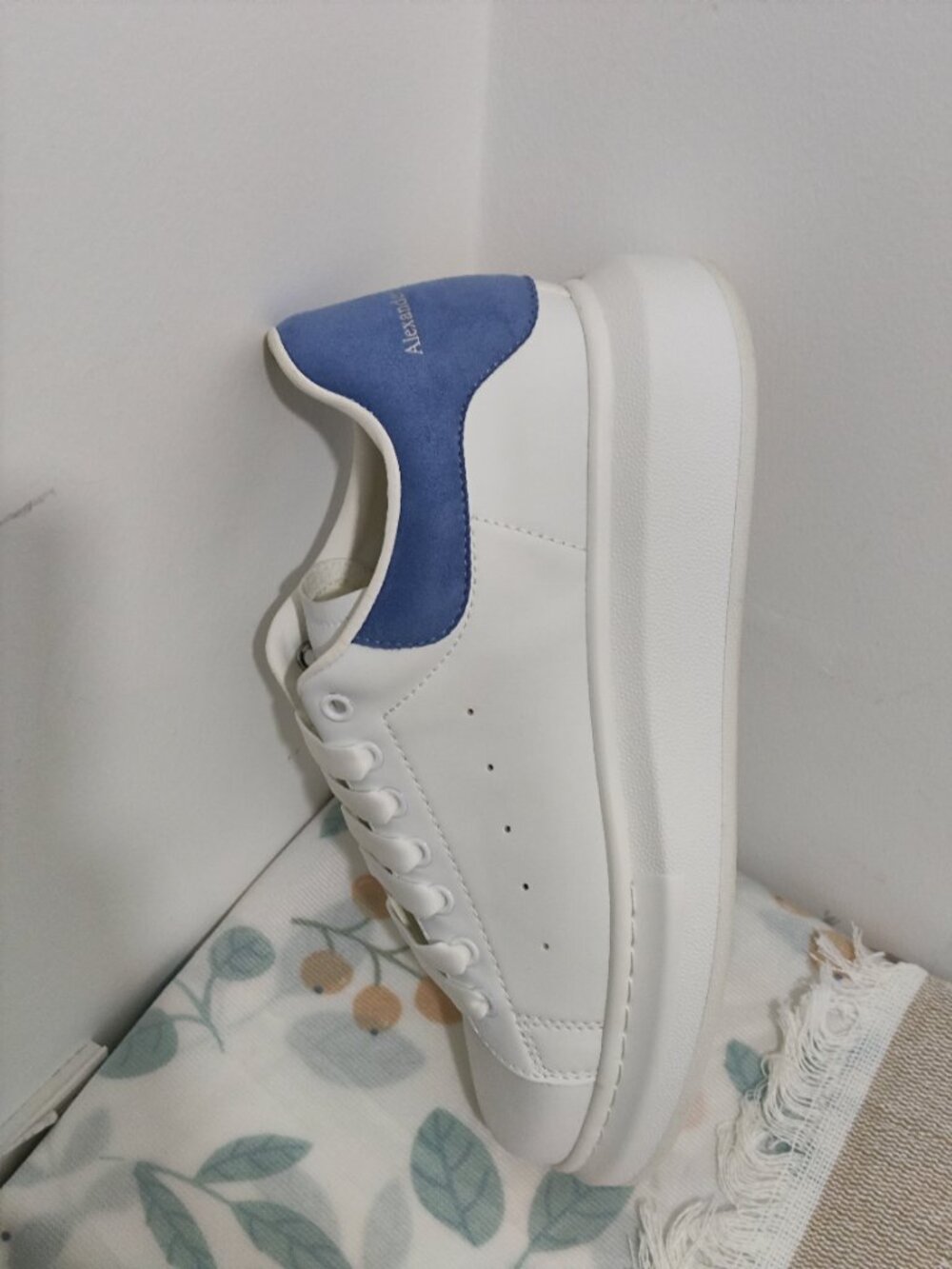 Alexander McQueen Platform White Sneakers - Picture 5 of 7